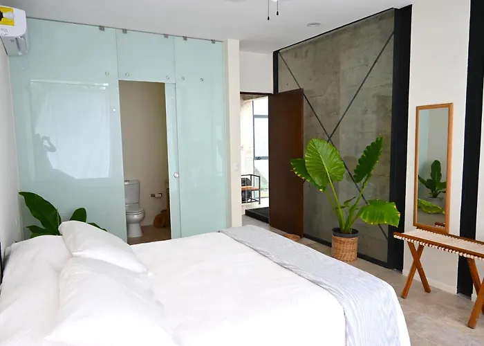Glass Jungle With Amazing Views -10 Min Dt *