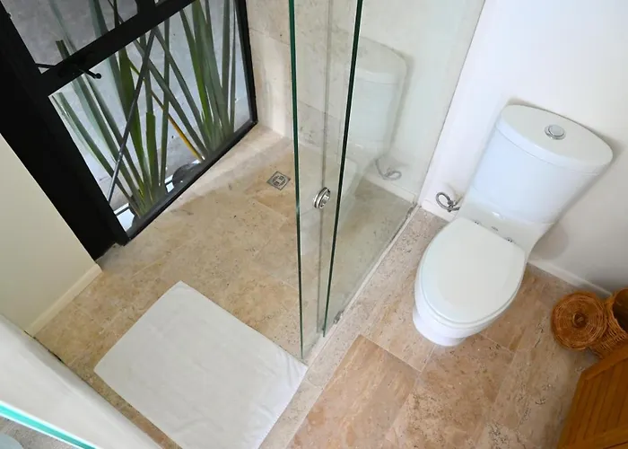 Glass Jungle With Amazing Views -10 Min Dt *